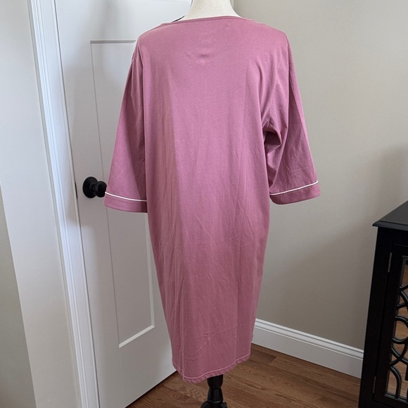 Pink Zip-Up lightweight Robe - Picture 3 of 7